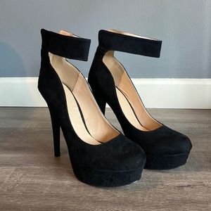 Qupid Black Suede Heels